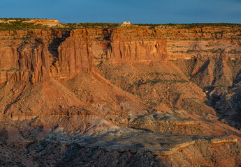 677-84 Canyonlands Cliffs