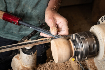 cr&eacute;ation d'objets en tournage sur bois
