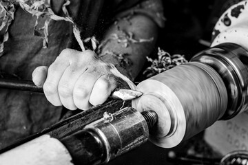 cr&eacute;ation d'objets en tournage sur bois