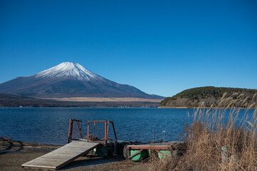 山中湖から望む富士山