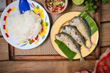 Fried mackerel with thai spicy chilli fish sauceand rice