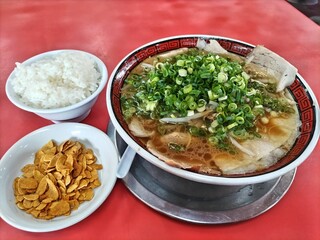 Japanese ramen with garlic chips and rice