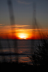 Coucher de soleil capturé à La Rochelle, non loin de plage 