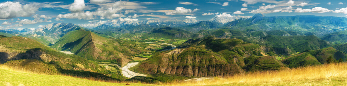 Panoramablick vom Gipfel des Berges Andran &uuml;ber das Tal des Bl&eacute;one nach Osten Richtung des Ortes La Javie