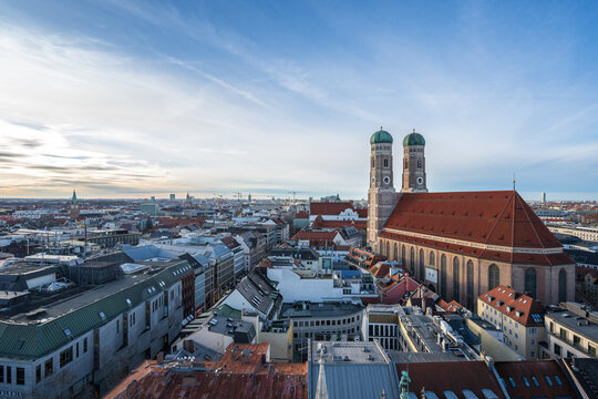 Panoramablick &uuml;ber die M&uuml;nchner Altstadt mit Frauenkirche