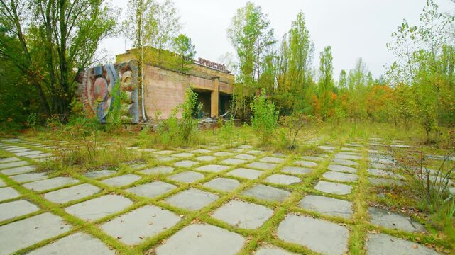 Footage of the abandoned Prometei Cinema in the ghost city of Pripyat, Ukraine, located within the Chernobyl Exclusion Zone. This eerie urban decay serves as a poignant reminder of the 1986 nuclear di