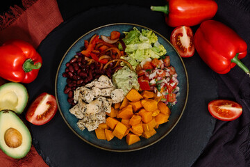 Chicken poke bowl with vegetables 