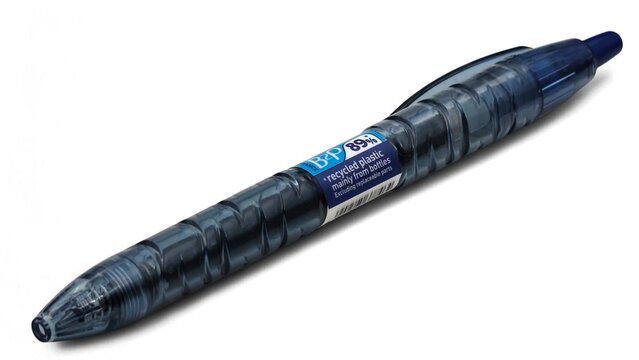 Photo of a blue Pilot B2P retractable ballpoint pen made in France, featuring an 89% recycled plastic from bottles, isolated on white background.