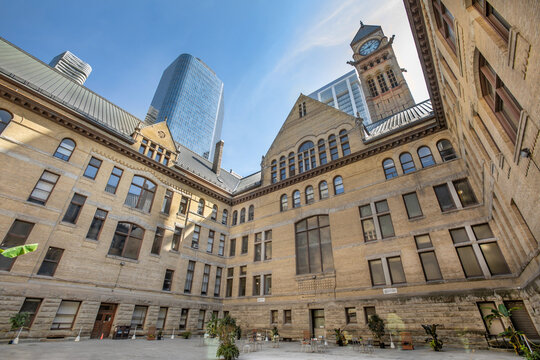Toronto Old City Hall outdoor courtyard