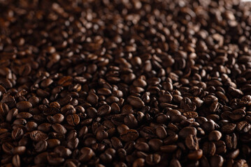 Roasted Coffee Beans Background / Фон із обсмажених кавових зерен