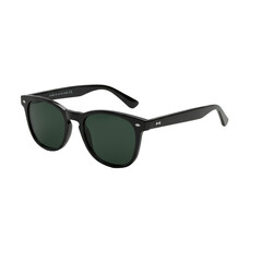 High-gloss black Wayfarer sunglasses with dark green lenses & white microfiber cloth, ultra-detailed on a transparent background with studio lighting, premium product concept