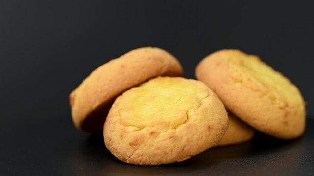 video of lemon brownie cake