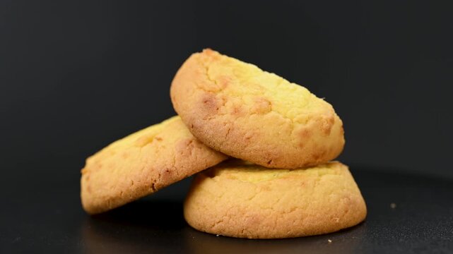 video of lemon brownie cake