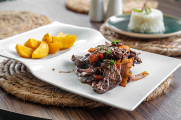 sautéed beef with potatoes