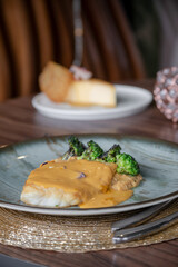 chicken in sauce with cauliflower