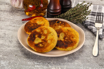 Georgian cuisine - Corn bread Mchadi