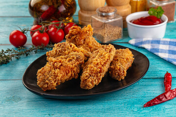 Golden crispy fried chicken wings