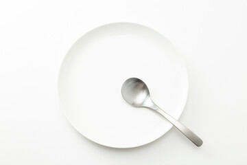 白皿とスプーン　白バック