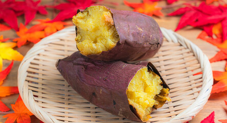 紅葉と焼き芋 (シルクスイート)