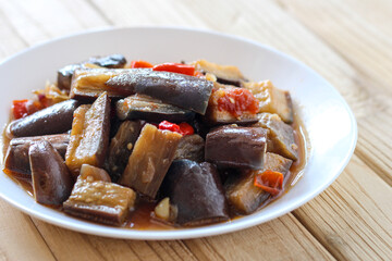 oseng-oseng terong. stir fried egg plant.