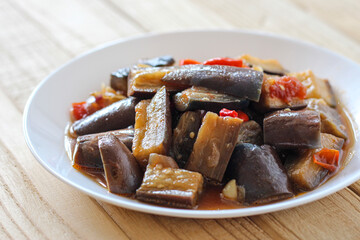 oseng-oseng terong. stir fried egg plant.