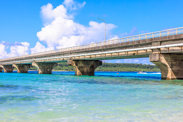 9月の宮古島 来間大橋と快晴の空