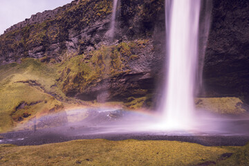 Seljalandsfoss Wasserfall mit Regenbogen in Island