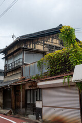 日本の兵庫県姫路市網干区の古くてとても美しい建物
