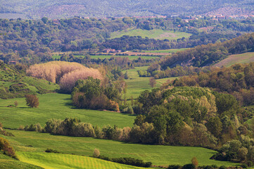 Naklejka premium spring countryside landscape over the tuscany hills