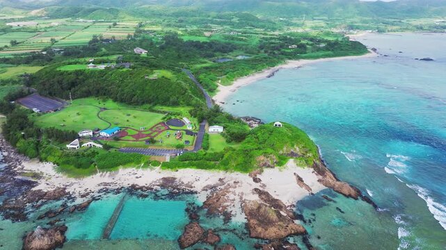 夏のあやまる岬（鹿児島県 奄美大島）