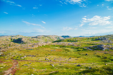 Obraz premium Beautiful northern landscape in the Teriberka Nature Park on the shore of the Barents Sea.
