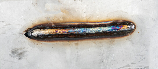 The weld seam is welded with electrodes, the material is stainless steel