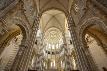 Obraz premium Interior of Vezelay Abbey showing arches, columns and nave in Bourgogne Franche Comte, France