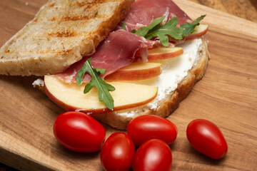 sandwich with ham
