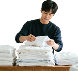 한국인남성빨래개는모습