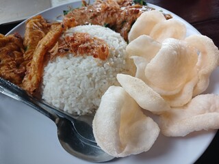 chinese steamed bun with chicken