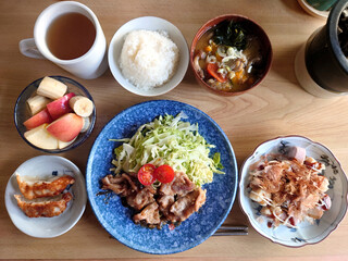 An example of a pork ginger set meal served at a Western-style restaurant in town / 街の洋食屋さんで食べる豚の生姜焼き定食の一例