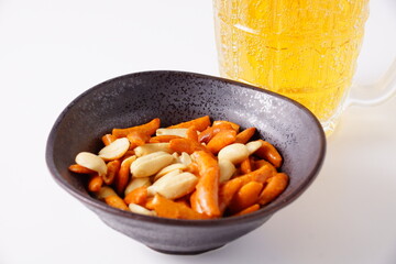 柿の種とビール