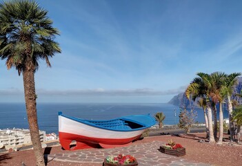 survol de Los Gigantes à Tenerife, archipel des Canaries © Lotharingia