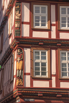 Blickfang am Marktplatz von Alsfeld (Oberhessen); Schnitzwerk am Stumpf-Haus