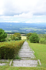 長い階段から見下ろす栗野高原