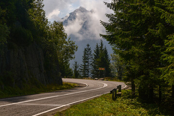 road to the mountains