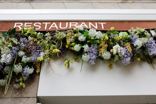 fa&ccedil;ade de restaurant