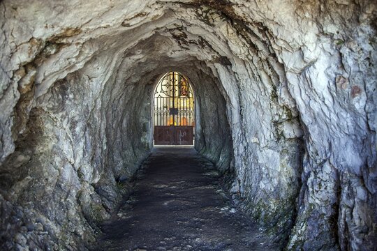 Passage through the hilltop to the burial chapel on the Calvary, F&uuml;ssen, Ostallg&auml;u, Allg&auml;u, Swabia, Bavaria, Germany