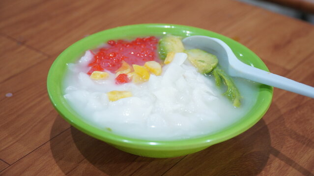A bowl of Es campur Pak Oyen is one of the legendary mixed ices in Bandung