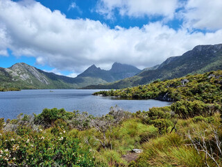 Fototapeta premium Cradle Mountain and Dove Lake Scenic View in Tasmania
