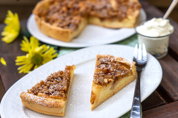 Apfelkuchen Birnenkuchen streusel gedeckt sahne mürbteig hefeteig