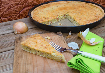 zwiebelkuchen, zwiebel kuchen, in der herstellung schritt für schritt, verschiedene perspektiven, verschiedene aufnahmen, schwäbisch, klassisch, herbst, winter 