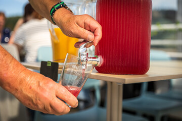 Foodfotografie auf einem Kreuzfahrtschiff am See – Grill & Chill sowie Brunch Event mit vielfältigen Speisen, Drinks und sommerlichem Ambiente in moderner Lifestyle-Atmosphäre