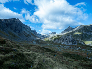 combe de la neuva dans le beaufortain avec aiguille du grand fond, pointe de pralognan, pointe de...